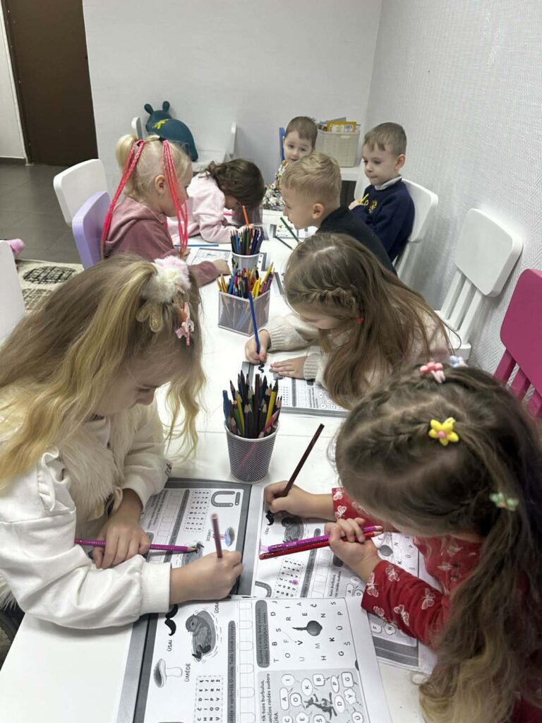 Vaikai darželyje Сонечко